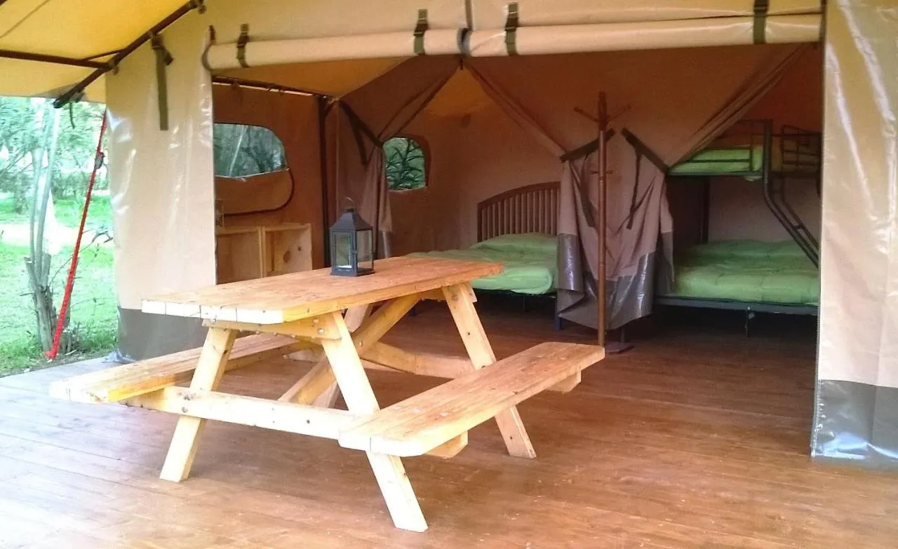 Campeggio Camping Karavomilos Sami