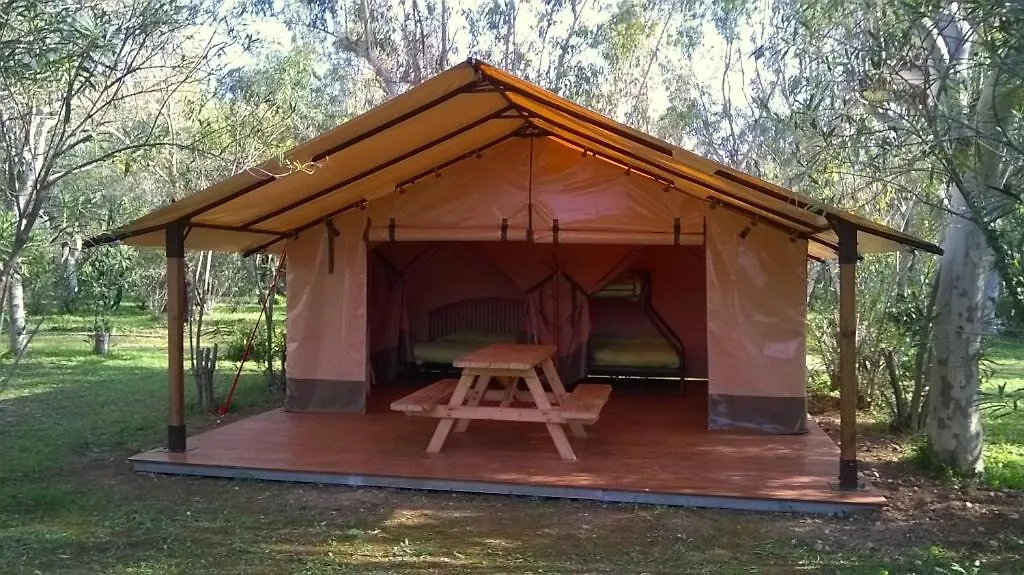 Campeggio Camping Karavomilos Sami
