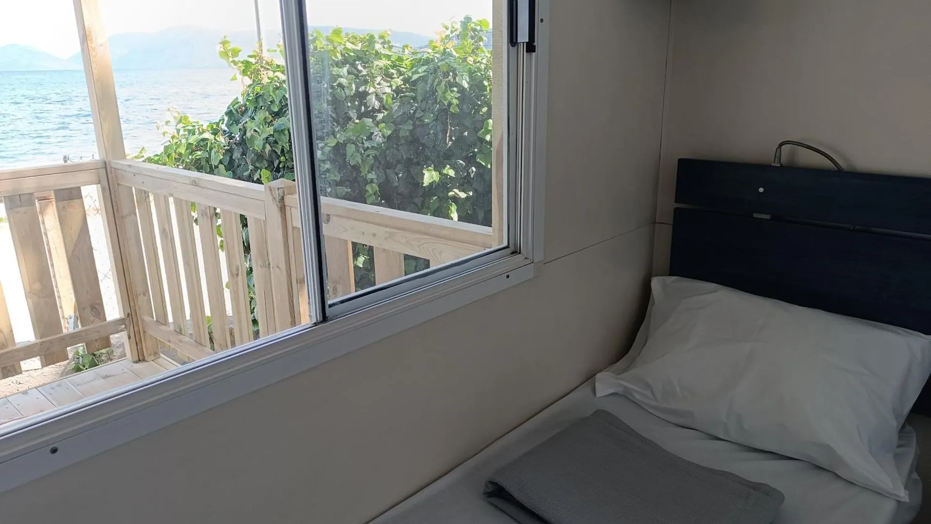 Camping Karavomilos Sami  Grecia