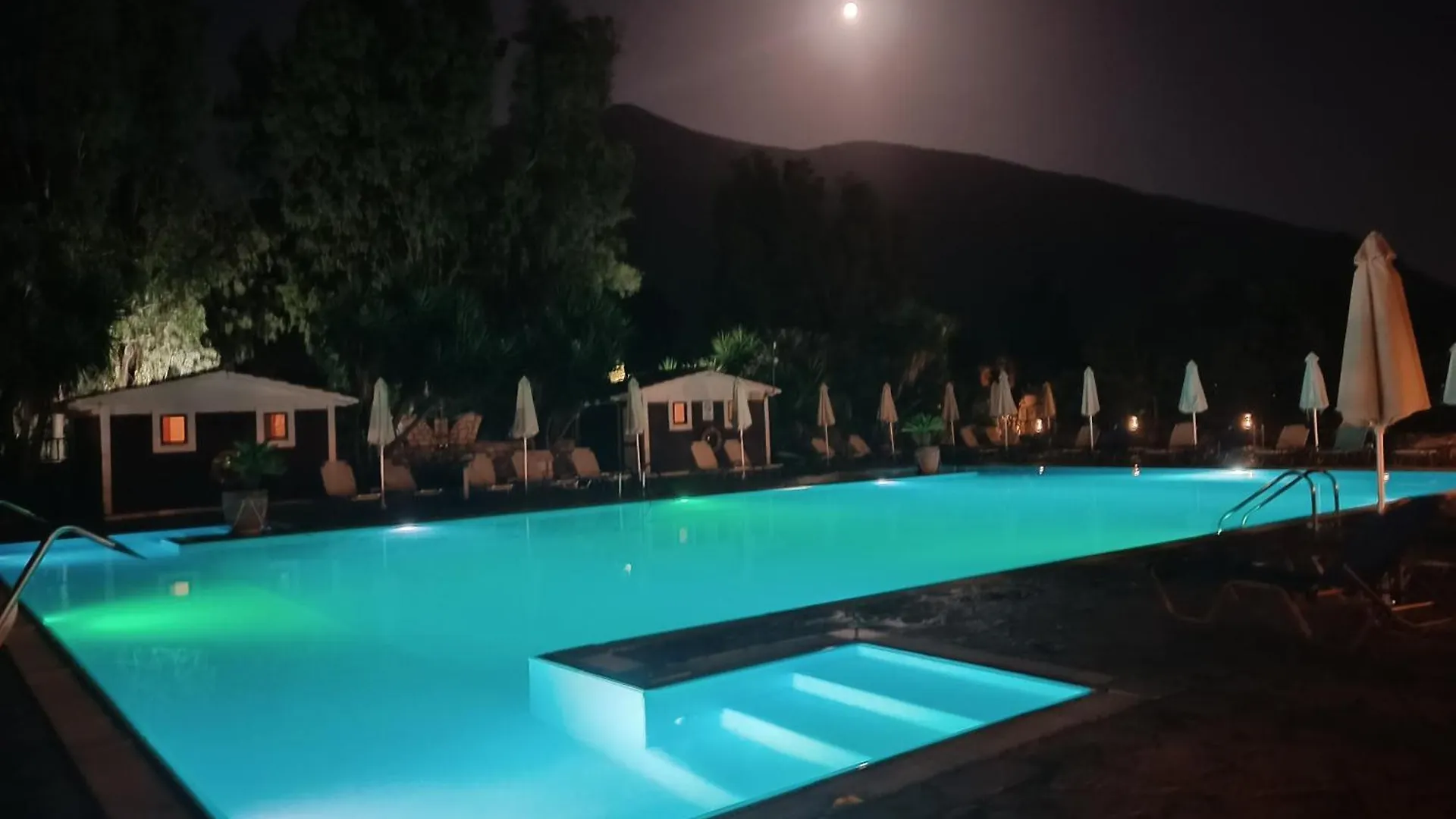 Camping Karavomilos Sami  Grecia